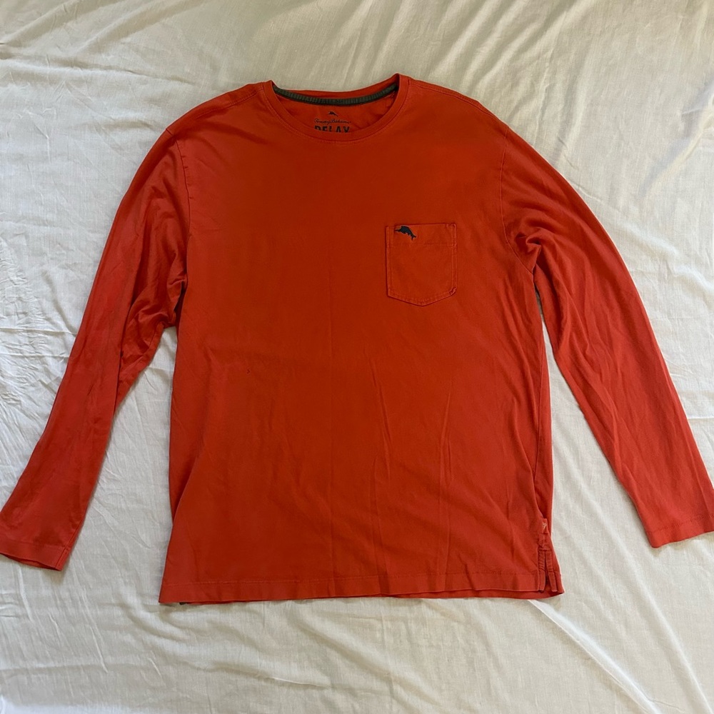 Tommy Bahama Longsleeve w/ Front Pocket / Men’s Large